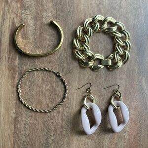   4 pc. Set - 80s -90s VTG Bracelets and Earrings - Blush Pink/Gold Themed  